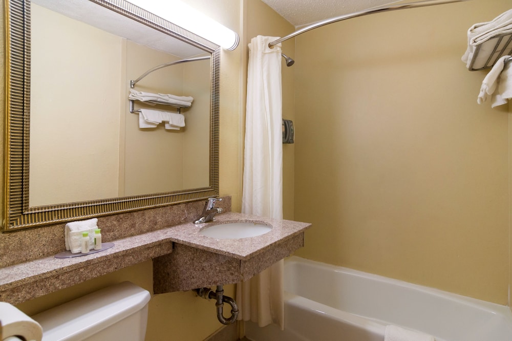 Red Carpet Inn Newark Irvington NJ - photo 22