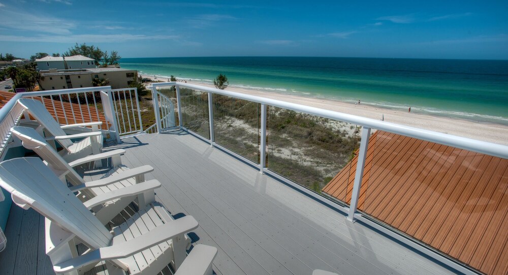 The Blue Horizon - photo 2