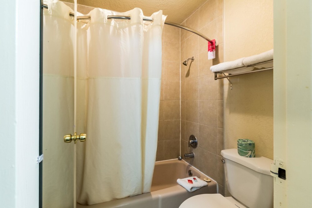 Eco Inn Suites by Hotel O Baytown - photo 7