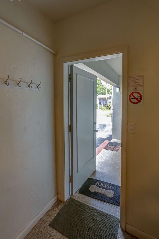 Richard's Pet Friendly Motel - photo 6