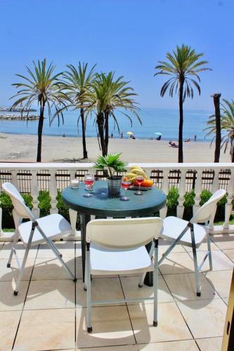 Puerto Banus Beachfront Gray D Albion Amazing Location 17977001 — Marbella