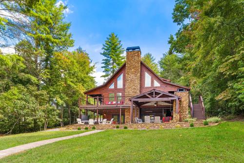 Honeypot — 4-Star Luxury Hotel in Blairsville, United States