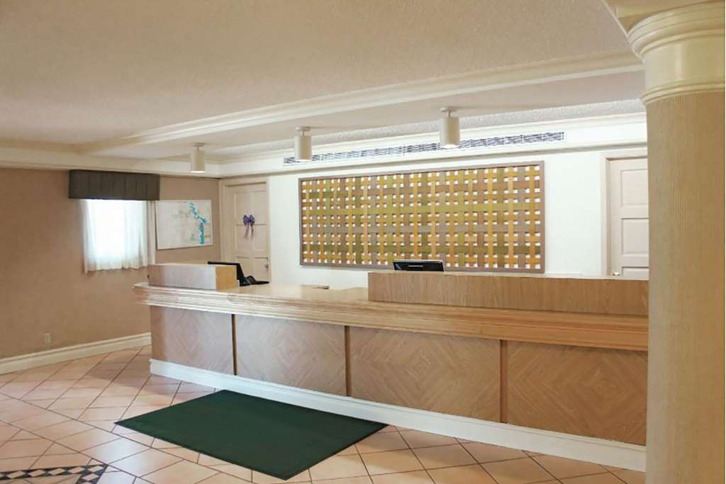 Baymont by Wyndham Houston La Porte - photo 4