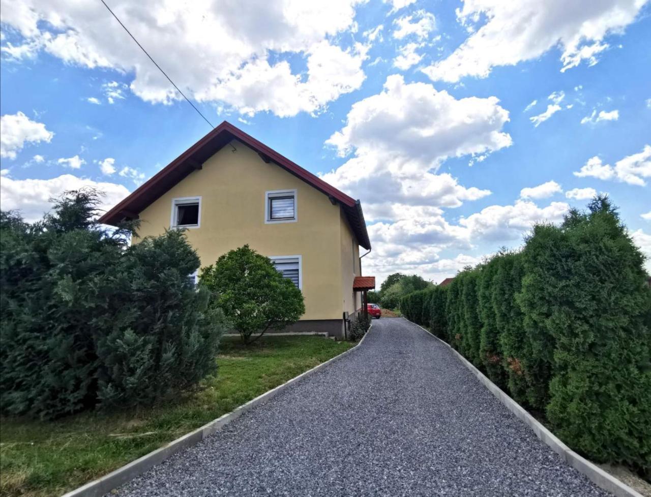 Ella — hotel in Velika