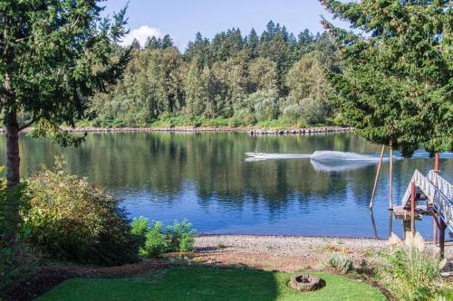 Milwaukie Riverfront Guest House — 4-Star Luxury Hotel in Milwaukie, United States