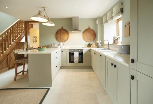 The Stone Barn - carbon neutral hotel in Downton