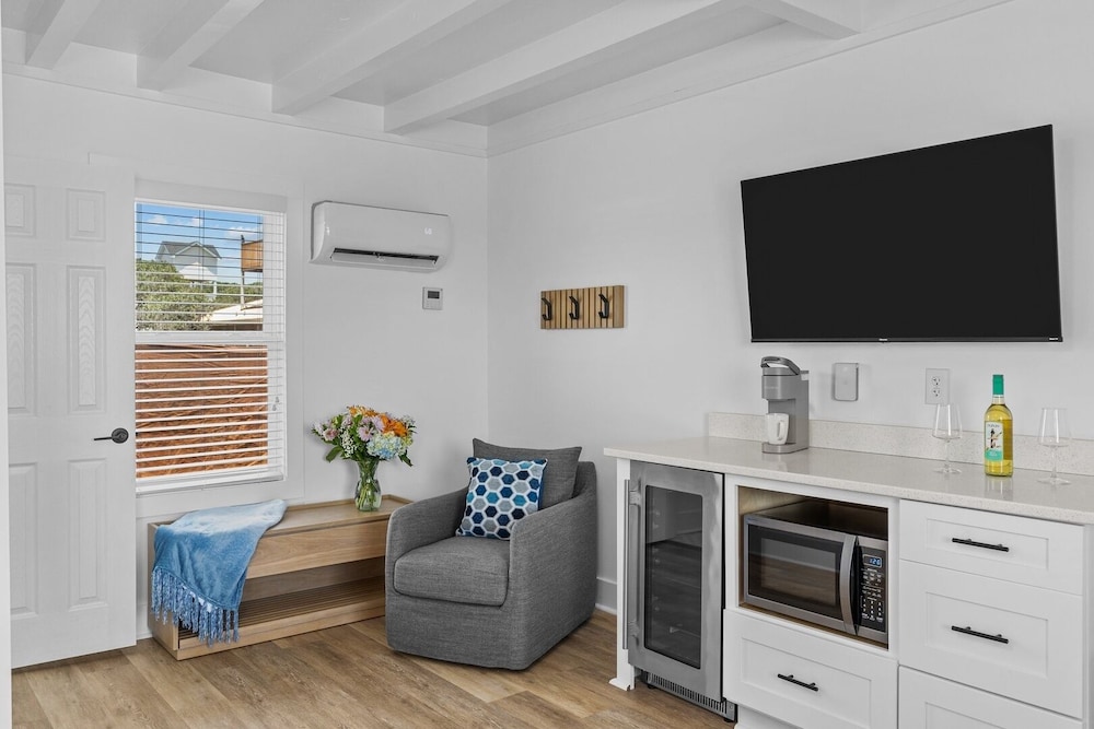 The Beach House at Oak Island by Carolina Resorts - photo 11