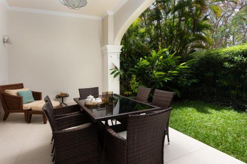 Tranquil Townhome close to beach & dining in Unknown City, Barbados