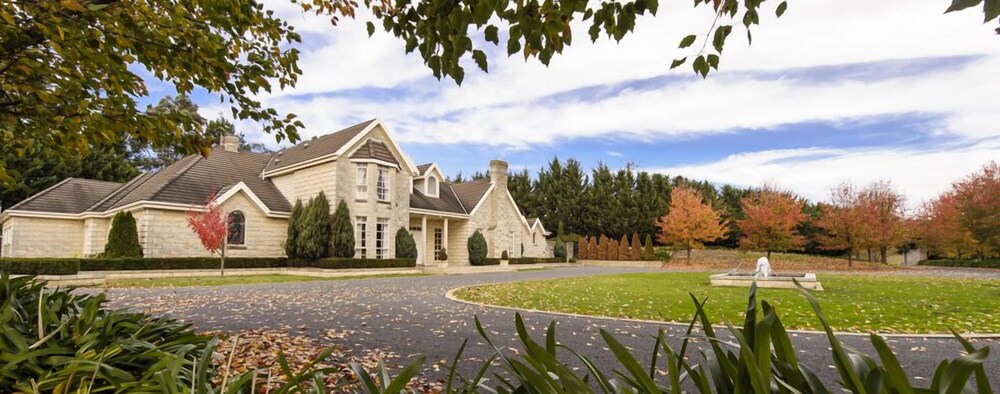 Montfort Manor — 4-Star Luxury Hotel in Traralgon, Australia