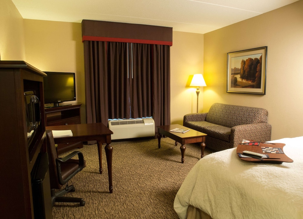 Hampton Inn Spring Lake Fayetteville - photo 13