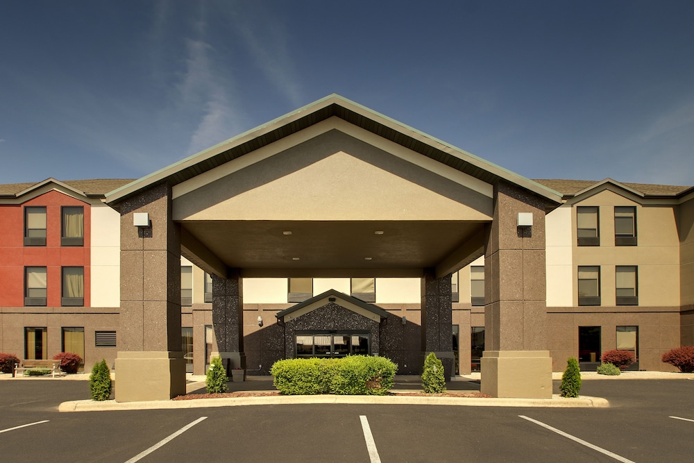 Holiday Inn Express & Suites Lebanon by IHG - photo 46
