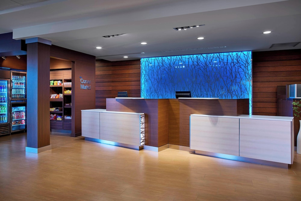 Fairfield Inn & Suites by Marriott Alexandria - photo 2