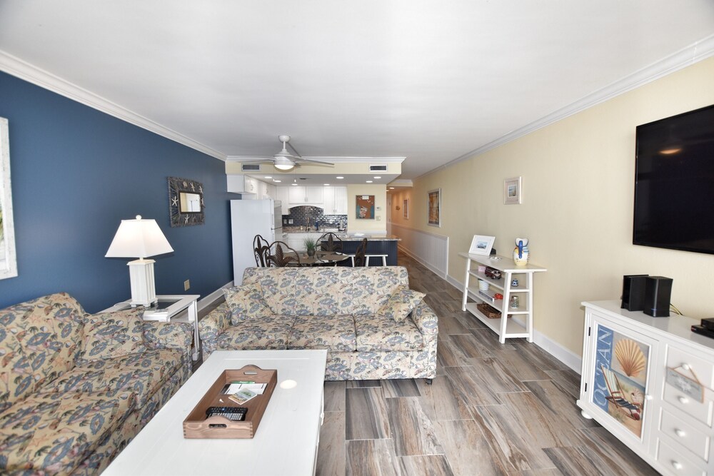 1410 Waters Edge Resort 1 Bedroom Condo by RedAwning - photo 13