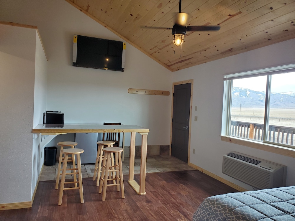 Dream Drift Motel — Cameron — photo 3
