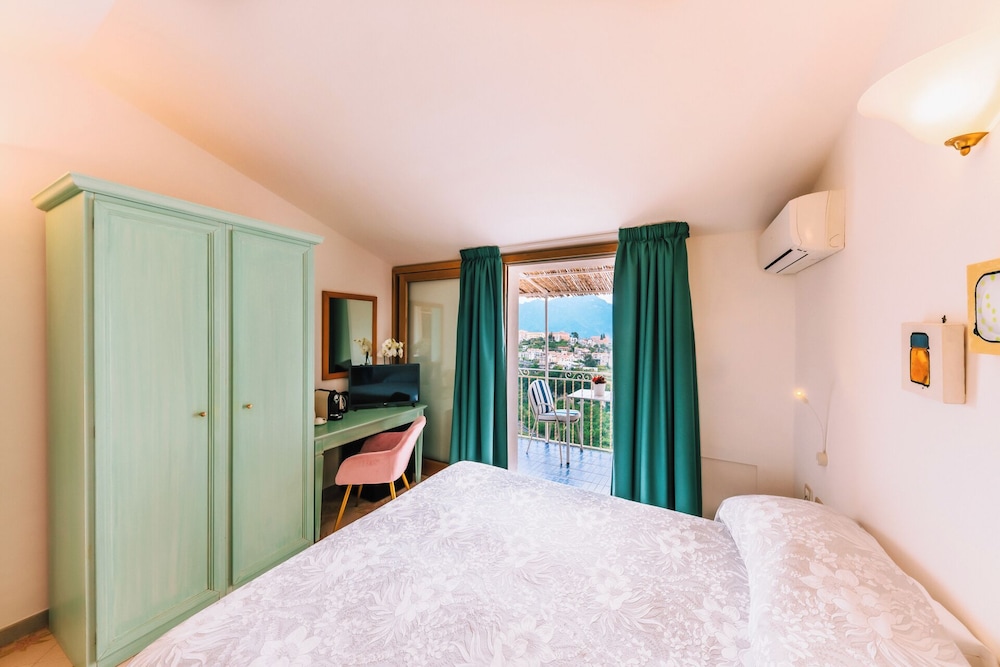 ZiÃ Â Ntonio Hotel