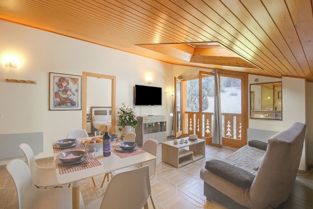 Andorra Family Snow Apartment — 4-Star Luxury Hotel in El Tarter, Andorra