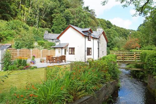 Hen Gapel - carbon neutral hotel in Machynlleth