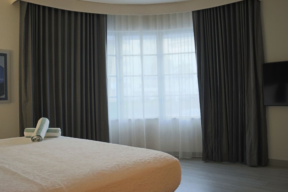 Prime Hotel Claremont - photo 10