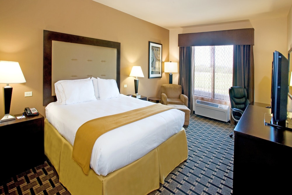 Holiday Inn Express Suites Beeville by IHG - photo 6