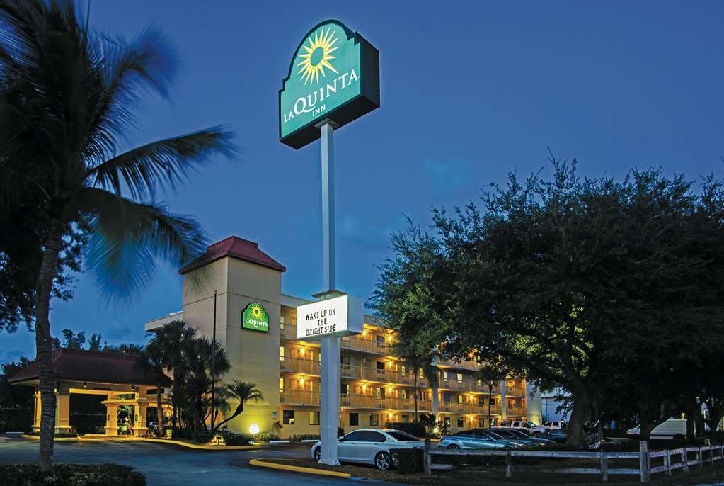 La Quinta Inn by Wyndham West Palm Beach Florida Turnpike - photo 3