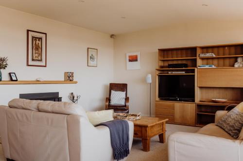 St Helens shack with pool and water views in St Helens, Australia