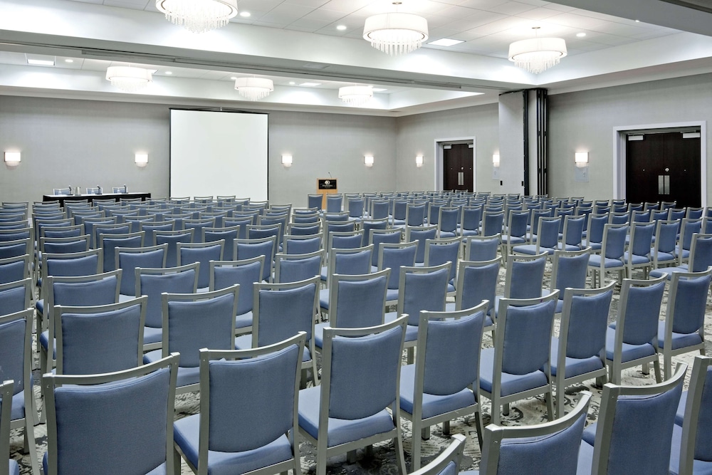 DoubleTree by Hilton Hotel Syracuse - photo 40