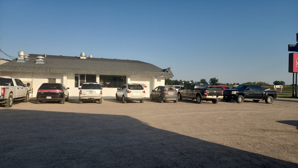 First Inn By OYO Quinter Hwy 70 - photo 19