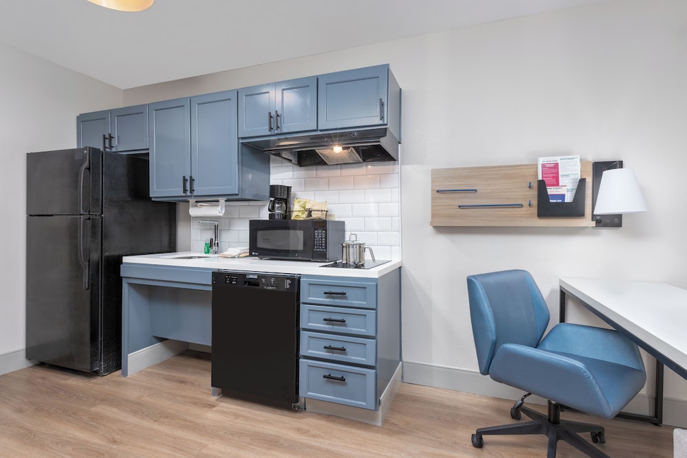 Candlewood Suites Houston by IHG - photo 26