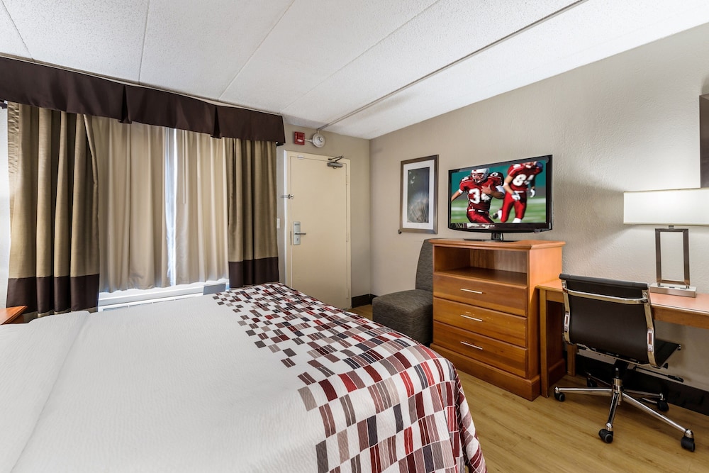 Red Roof Inn Morton Grove - photo 11