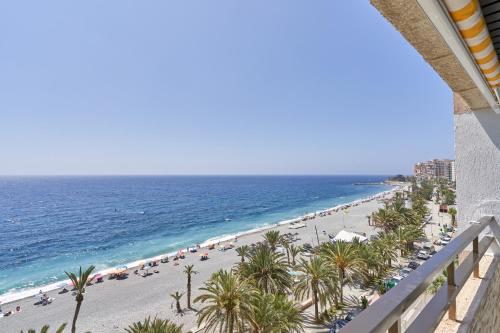 Apartamento El Rompeolas — 4-Star Luxury Hotel in Almunecar, Spain