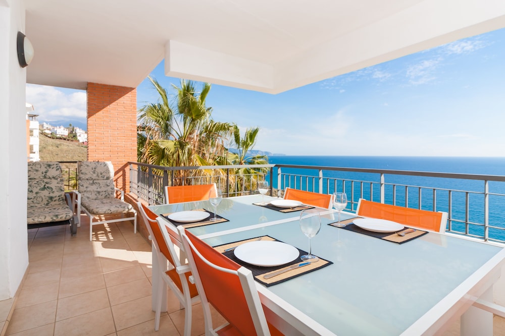 Carlota Calaceite Paradise — 4-Star Luxury Hotel in Torrox, Spain