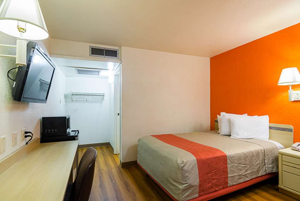 Motel 6 Mitchell SD - photo 11