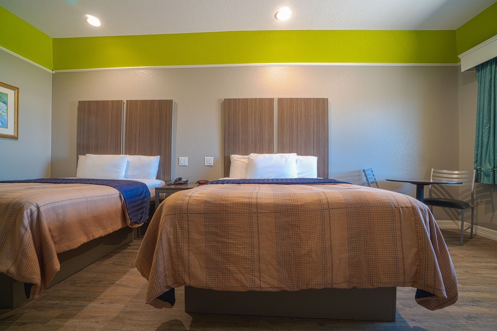 Hotel Bliss Kemah - photo 21