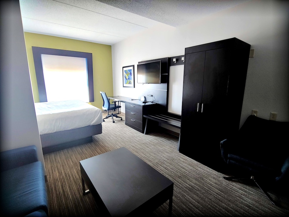 Holiday Inn Express & Suites Clear Spring by IHG - photo 14