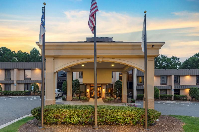 Best Western Plus Cary Inn NC State - photo 11