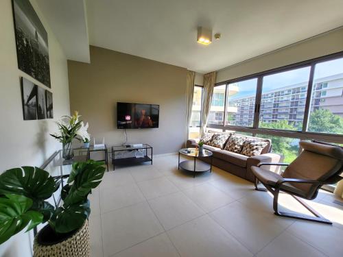 Unixx Oasis : Grandeur 2Br Suite — 4-Star Luxury Hotel in Pattaya, Thailand