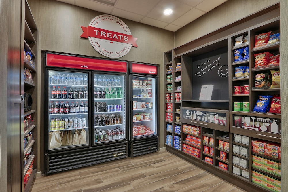 Hampton Inn & Suites Artesia - photo 29