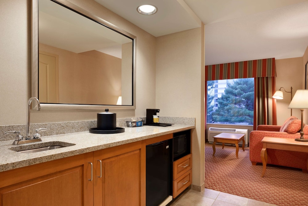Hampton Inn & Suites Hartford East Hartford - photo 13