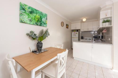 Bright & Comfortable 1BR Unit in Trendy Brunswick — Brunswick — photo 2