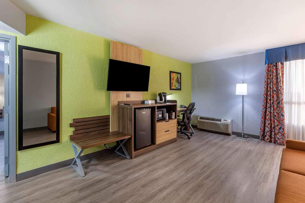 Best Western Plus St. Louis West Westport - photo 17