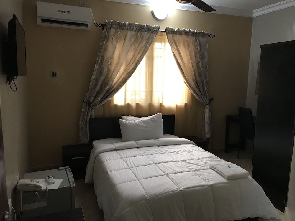 Unifirst hotel & suites - last minute hotel in Ibadan