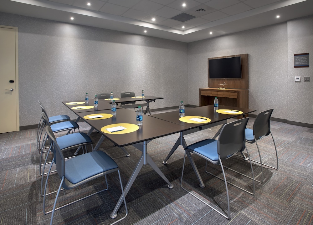 Aloft Buffalo Airport - photo 16
