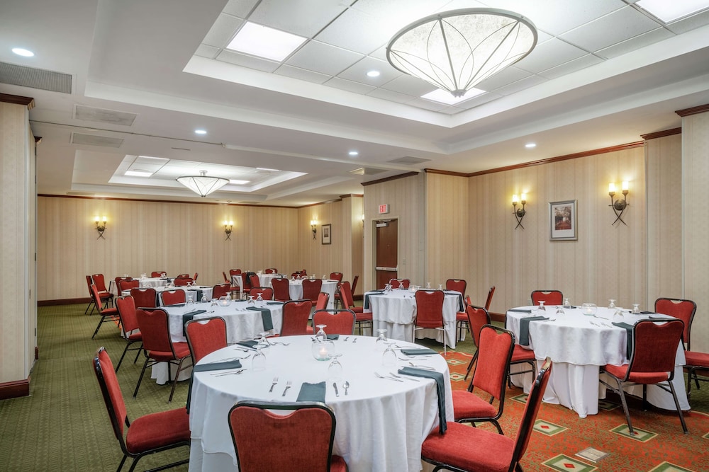 Hilton Garden Inn Morgantown - photo 17