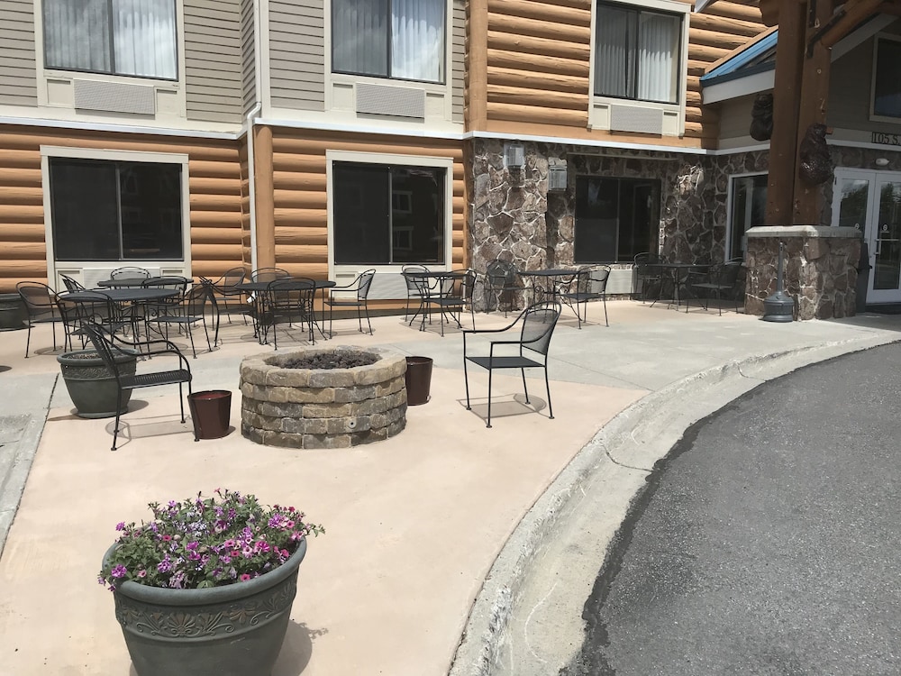ClubHouse Inn West Yellowstone - photo 33