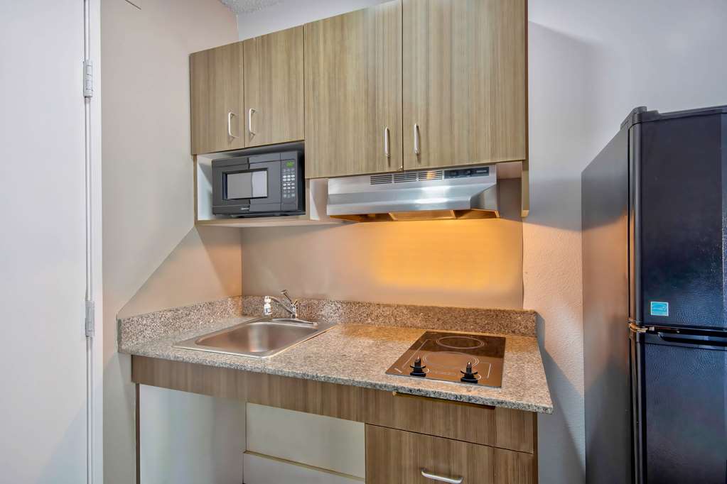 Studio 6 Extended Stay Austin TX Midtown - photo 17