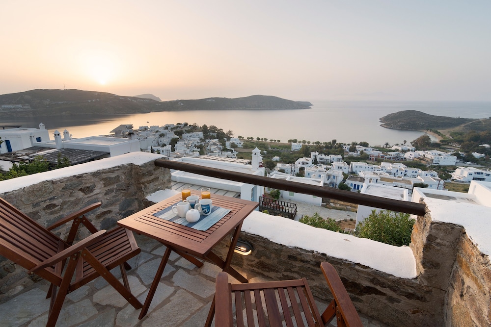 Serifos Houses Livadakia — 4-Star Luxury Hotel in Serifos, Greece