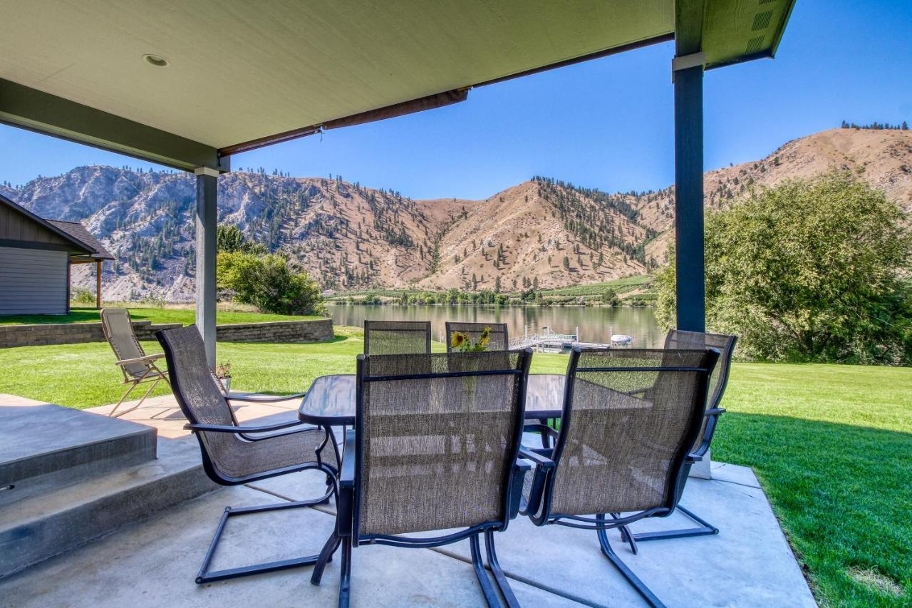 Connect with the Columbia - last minute hotel in Unknown City