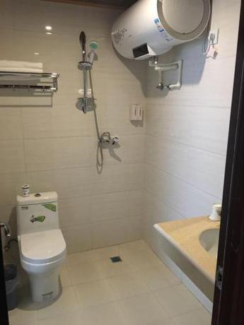 Vienna Hotel — hotel in Jiayuguan