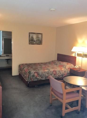 Budgetel Inn and Suites Dalton - photo 23