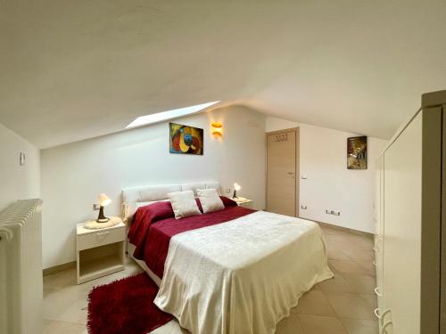 300m from the Sea AC WiFi Free Parking — 4-Star Luxury Hotel in Pietra Ligure, Italy